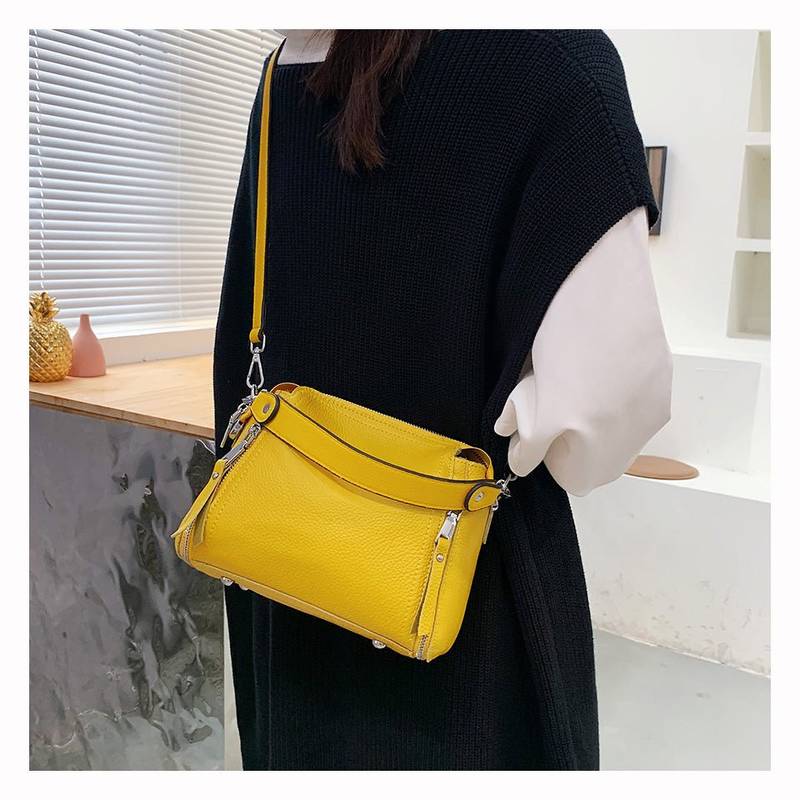 Luxury Elegance: Genuine Leather Womens Handbag