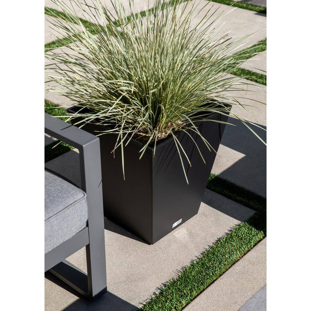 Veradek Nobleton Large Black Plastic Tapered Planter with Drainage Holes (19 in. L x 19 in. W x 22 in. H) (2-Pack) NBV22B-2PK