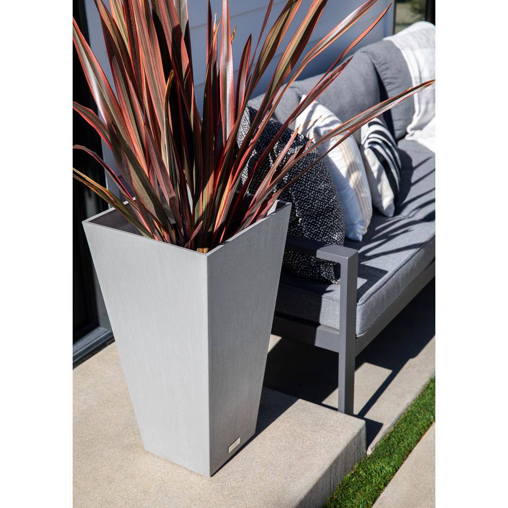 Veradek Midland Medium Gray Plastic Tapered Planter with Drainage Hole and Removable Plug (15.25 in. L x 15.25 in. W x 30 in. H) MV32C