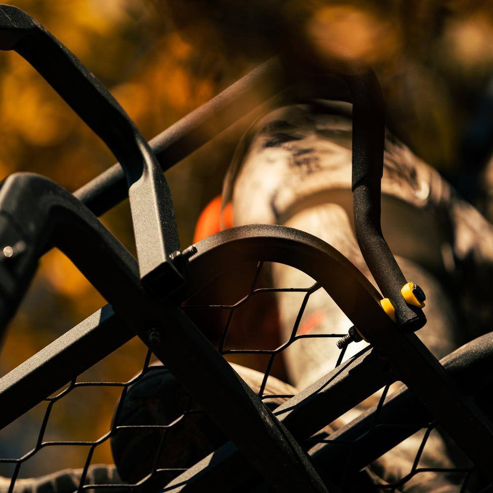 RIVERS EDGE Lockdown 21 ft. W 1-Man Ladder Tree Stand LD200