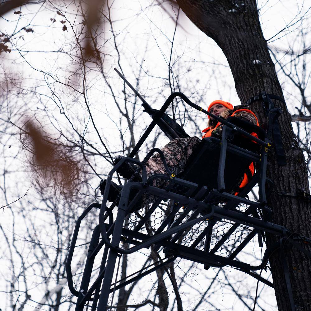 RIVERS EDGE Lockdown 21 ft. W 1-Man Ladder Tree Stand LD200