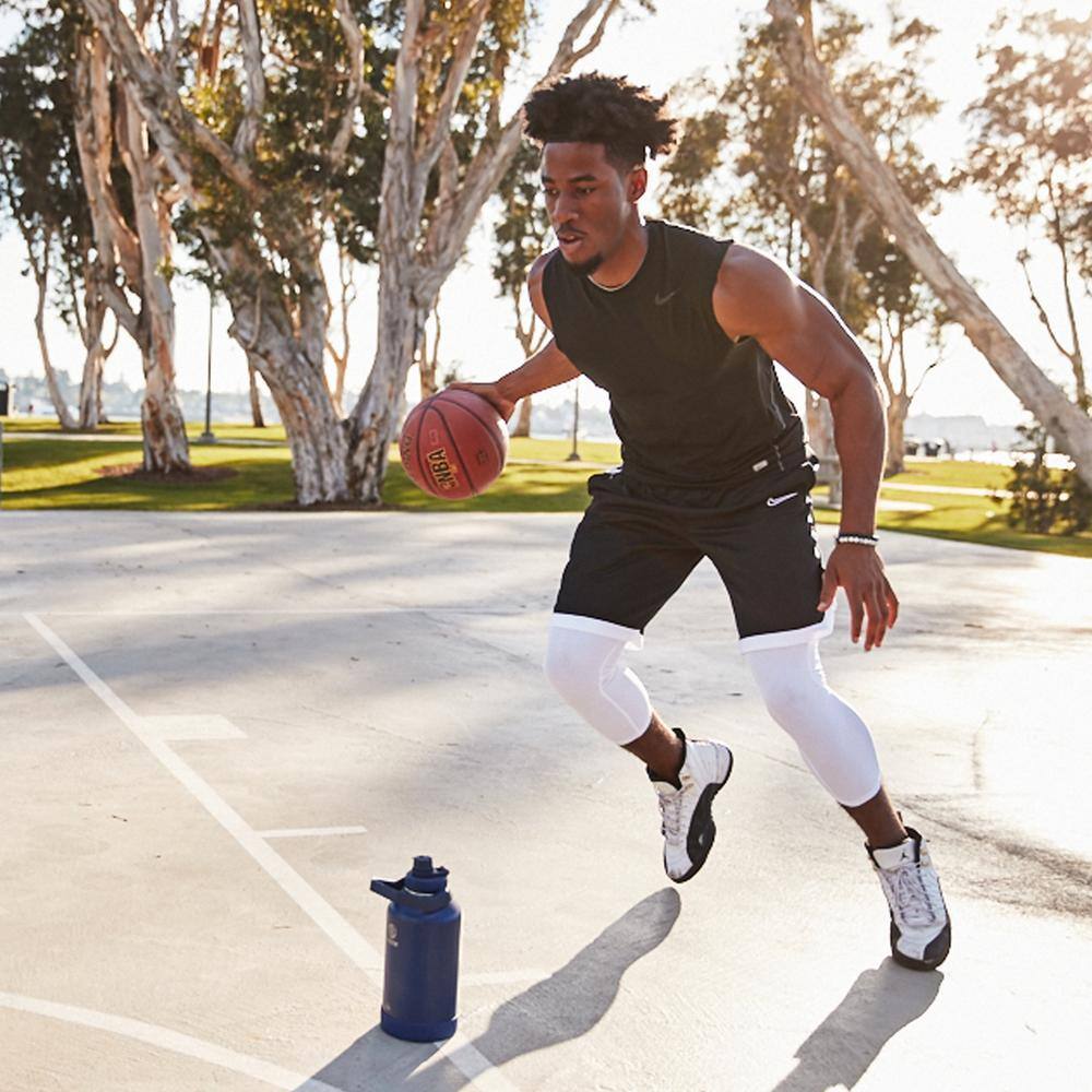 Takeya Actives 64 oz. Stainless Steel Wide Handle Sport Bottle Onyx 51116