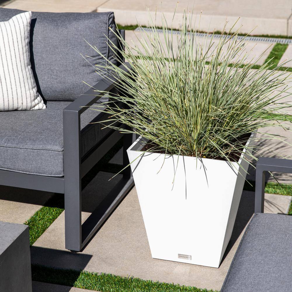 Veradek Nobleton Large White Plastic Tapered Planter with Drainage Holes (16 in. L x 16 in. W x 18 in. H) NBV18W