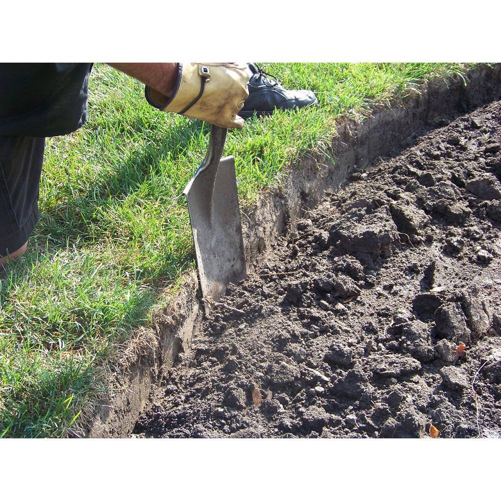 VALLEY VIEW Royal Diamond 60 ft. L x 5 in. H x 1 in. W Professional Black Plastic Lawn Edging RD-60NP