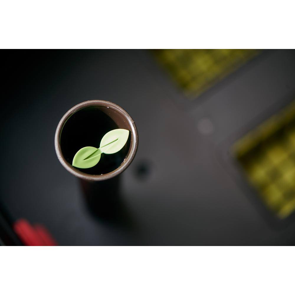 Keter Urban Bloomer 32.3 in. W x 30.7 in. H Graphite Resin Elevated Patio Garden Bed 236157