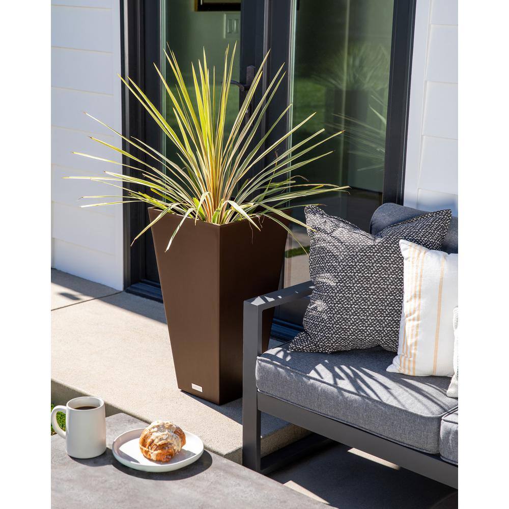 Veradek Midland Medium Espresso Plastic Tapered Planter with Drainage Holes (13.5 in. L x 13.5 in. W x 26 in. H) MV28E