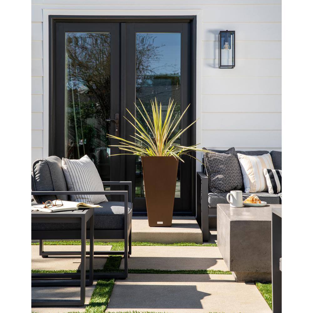 Veradek Midland Medium Espresso Plastic Tapered Planter with Drainage Holes (15.25 in. L x 15.25 in. W x 30 in. H) MV32E