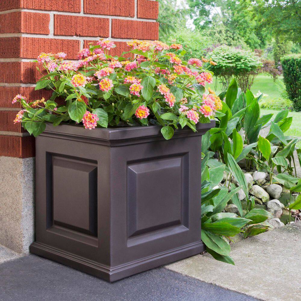 Mayne Nantucket 16 in. Square Self-Watering Espresso Polyethylene Planter 5865-ES