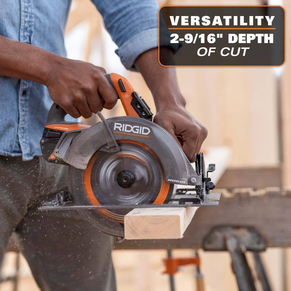 RIDGID 18V Brushless Cordless 7-1/4 in. Circular Saw with (2) 4.0 Ah Batteries, 18V Charger, and Bag R8657B-AC93044SBN