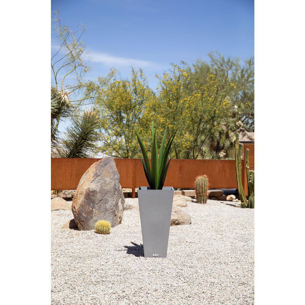 Veradek Midland Medium Gray Plastic Tapered Planter with Drainage Holes and Removable Plug (13.5 in. L x 13.5 in. W x 26 in. H) MV28C