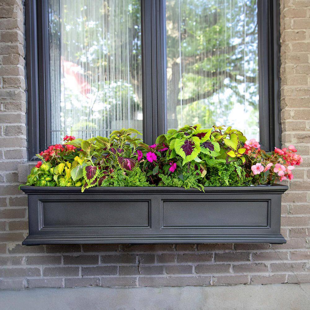 Mayne Fairfield 48 in. x 11 in. Self-Watering Black Polyethylene Window Box 5823B