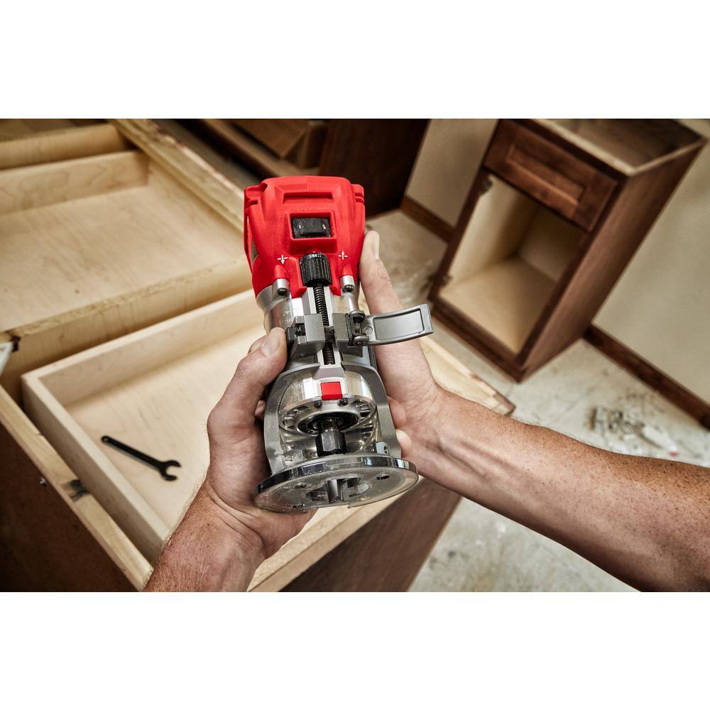 Milwaukee M18 FUEL 18V Lithium-Ion Brushless Cordless Compact Router with M18 5.0 Ah Battery 2723-20-48-11-1850