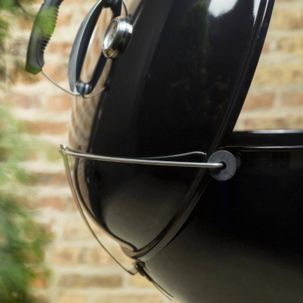 Weber Master-Touch 22 in. Charcoal Grill in Black with Built-In Thermometer 14501001