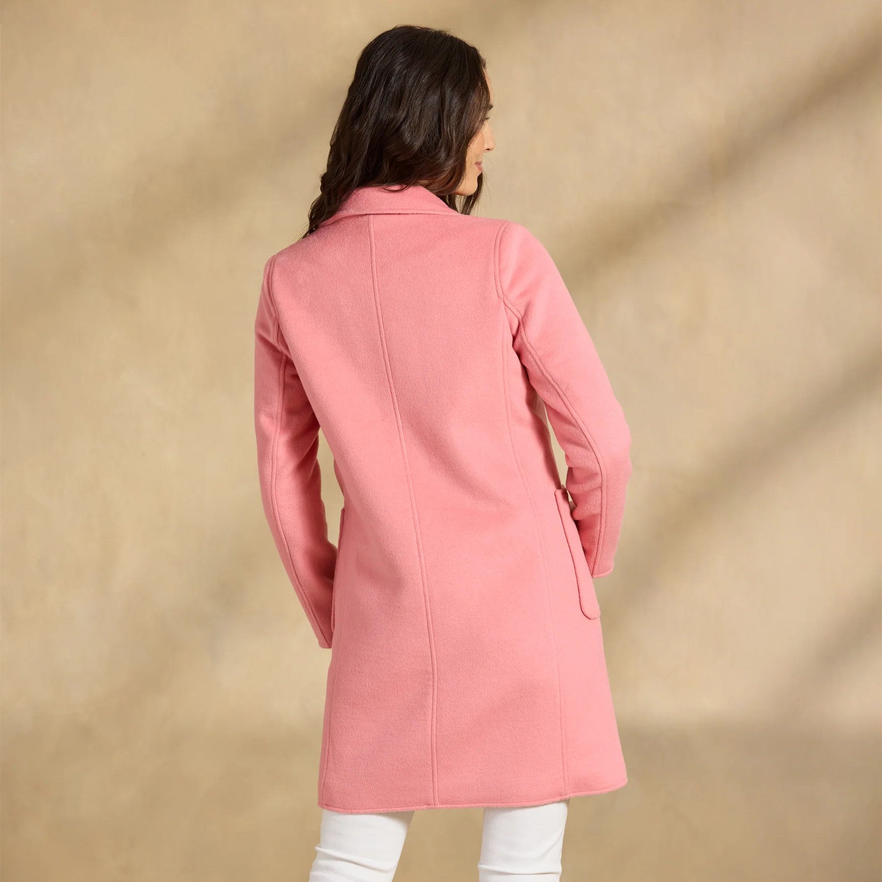 Emilia Topper, Petite