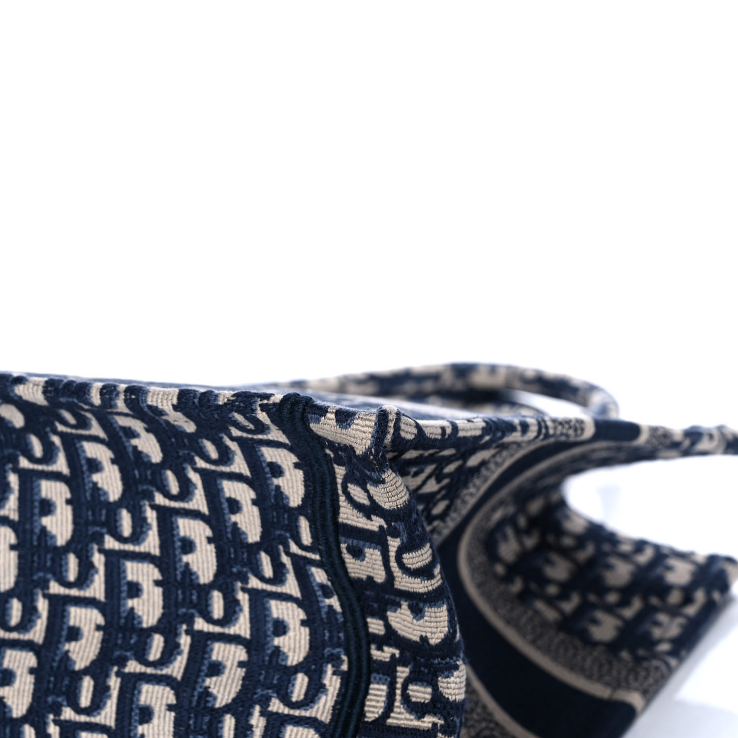 MEDIUM BOOK TOTE