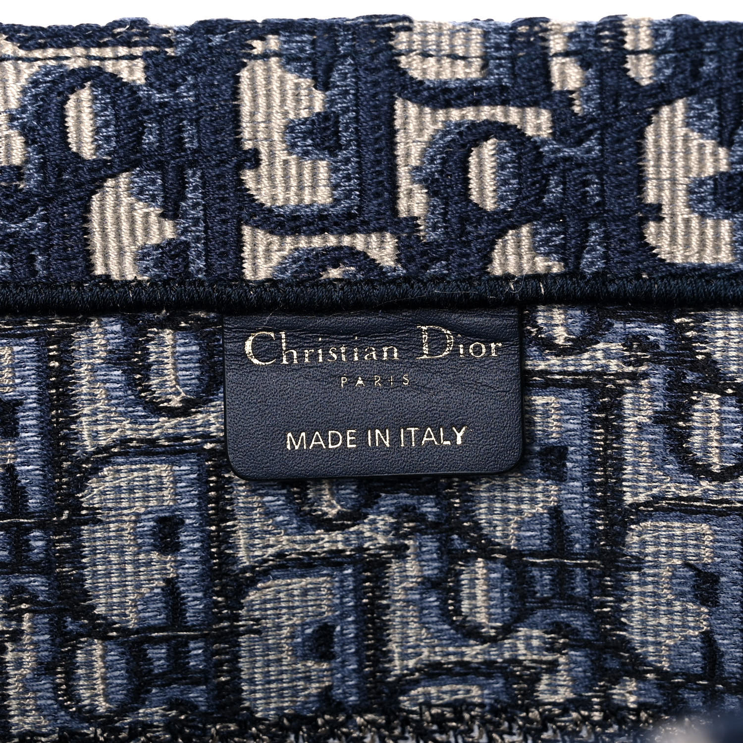 MEDIUM BOOK TOTE