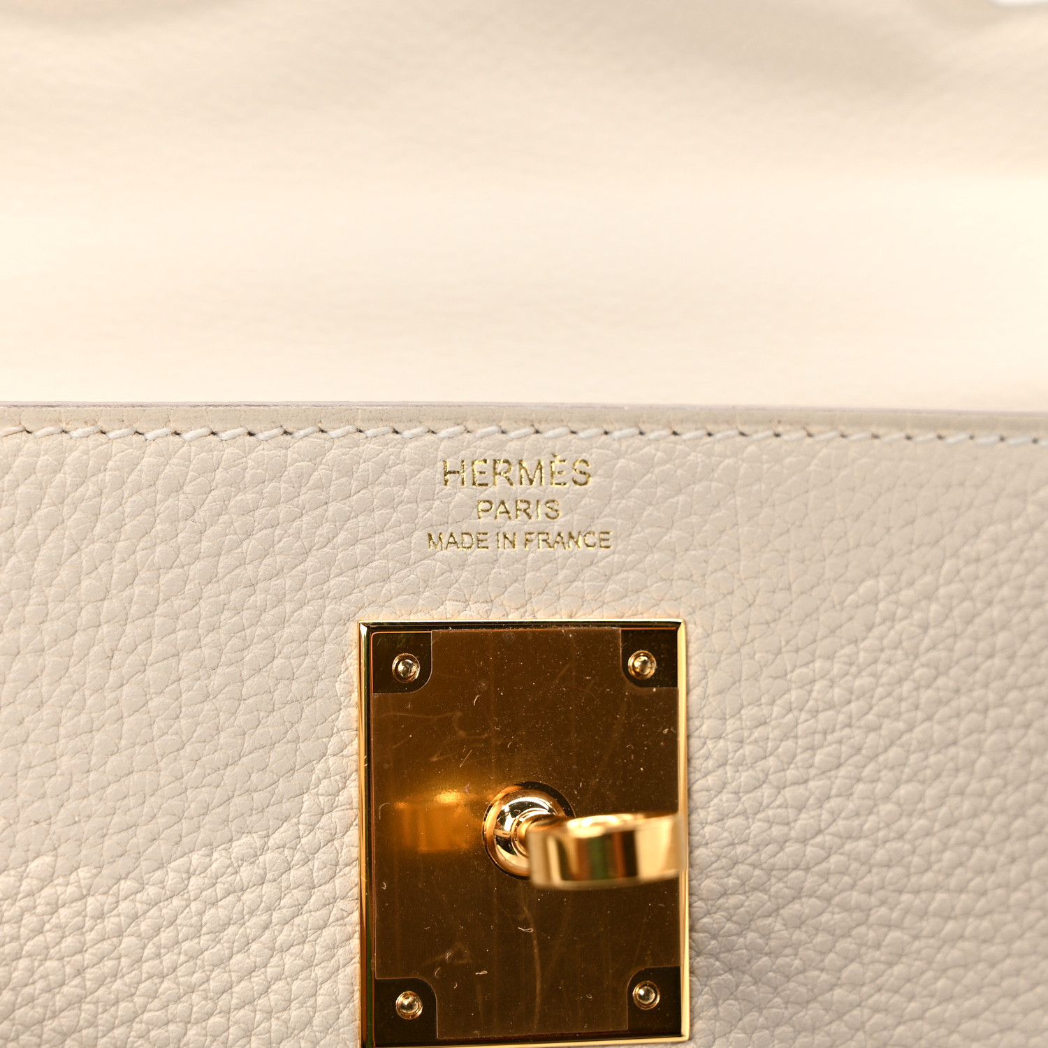 Togo Kelly Retourne 28 Craie