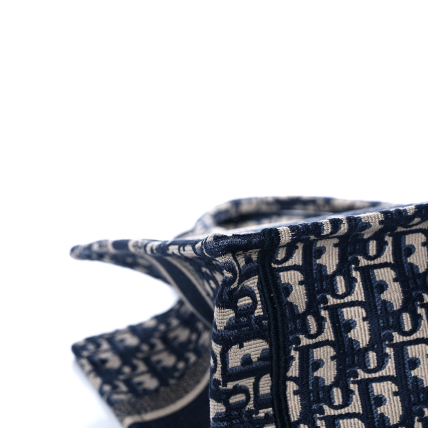 MEDIUM BOOK TOTE