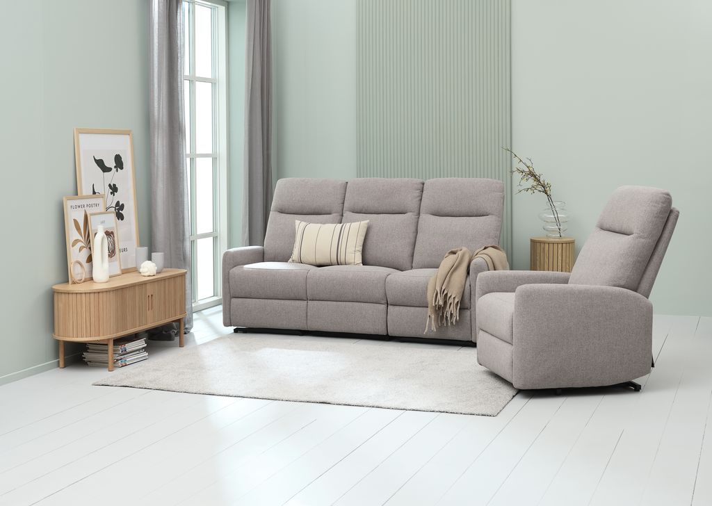 TV bench LYNGVIG 120cm 2 tambour doors natural oak