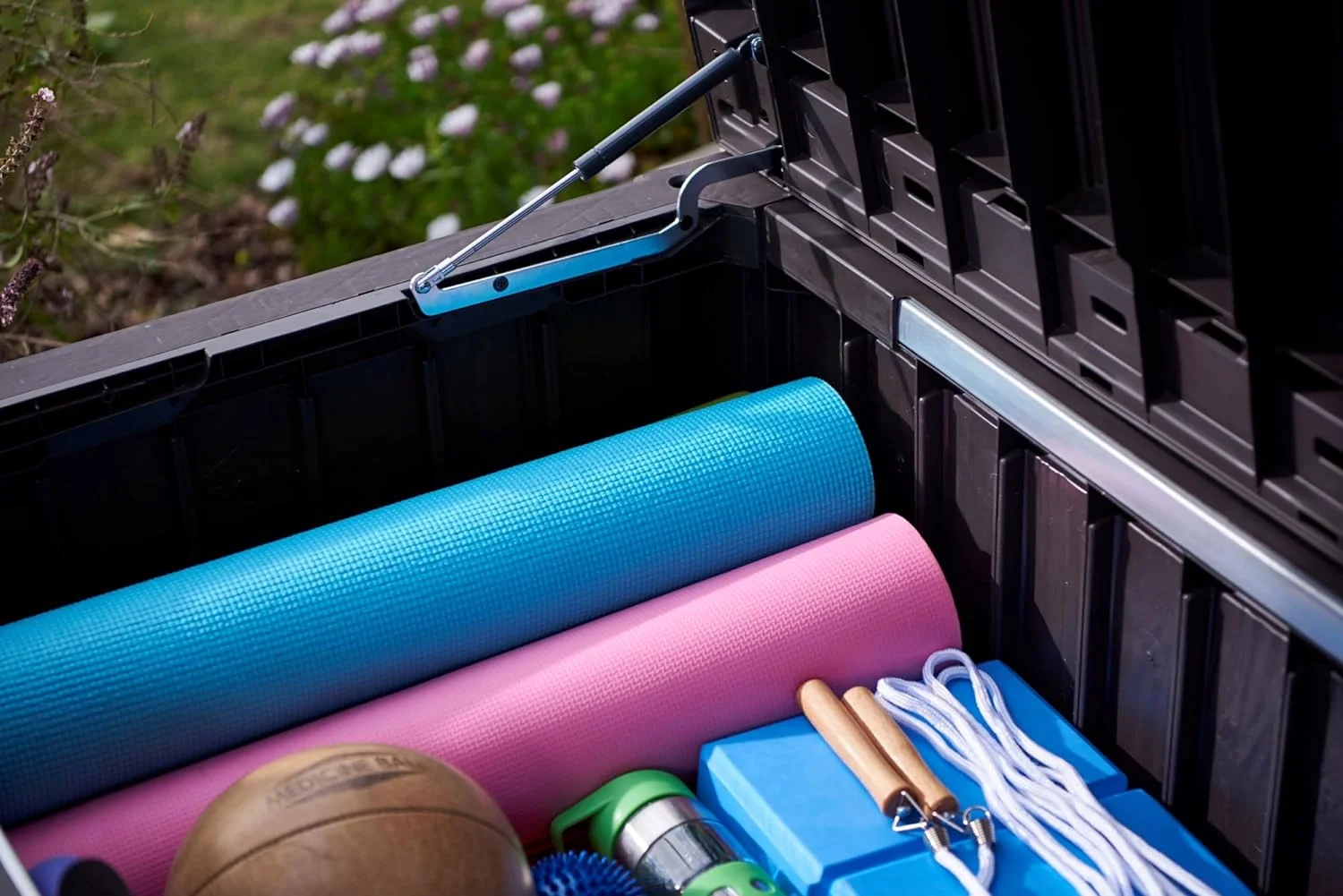 150 Gallon Plastic Backyard Outdoor Storage Deck Box for Patio Decor