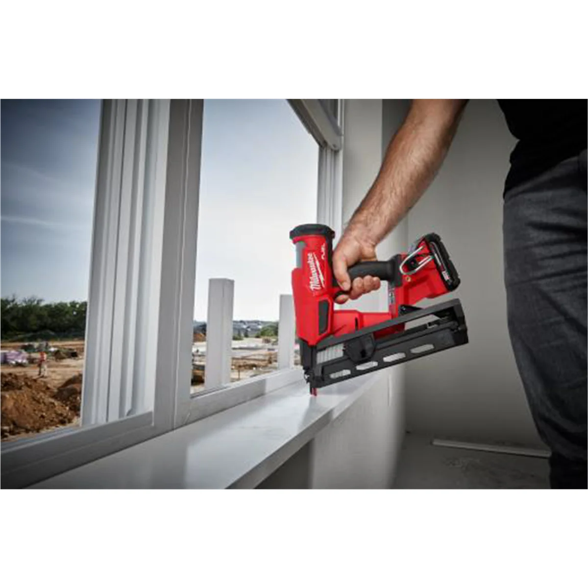 Milwaukee Tool M18 FUEL 16 Gauge Angled Finish Nailer