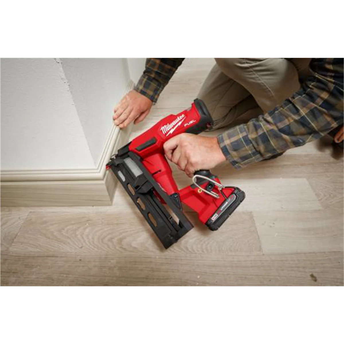 Milwaukee Tool M18 FUEL 16 Gauge Angled Finish Nailer
