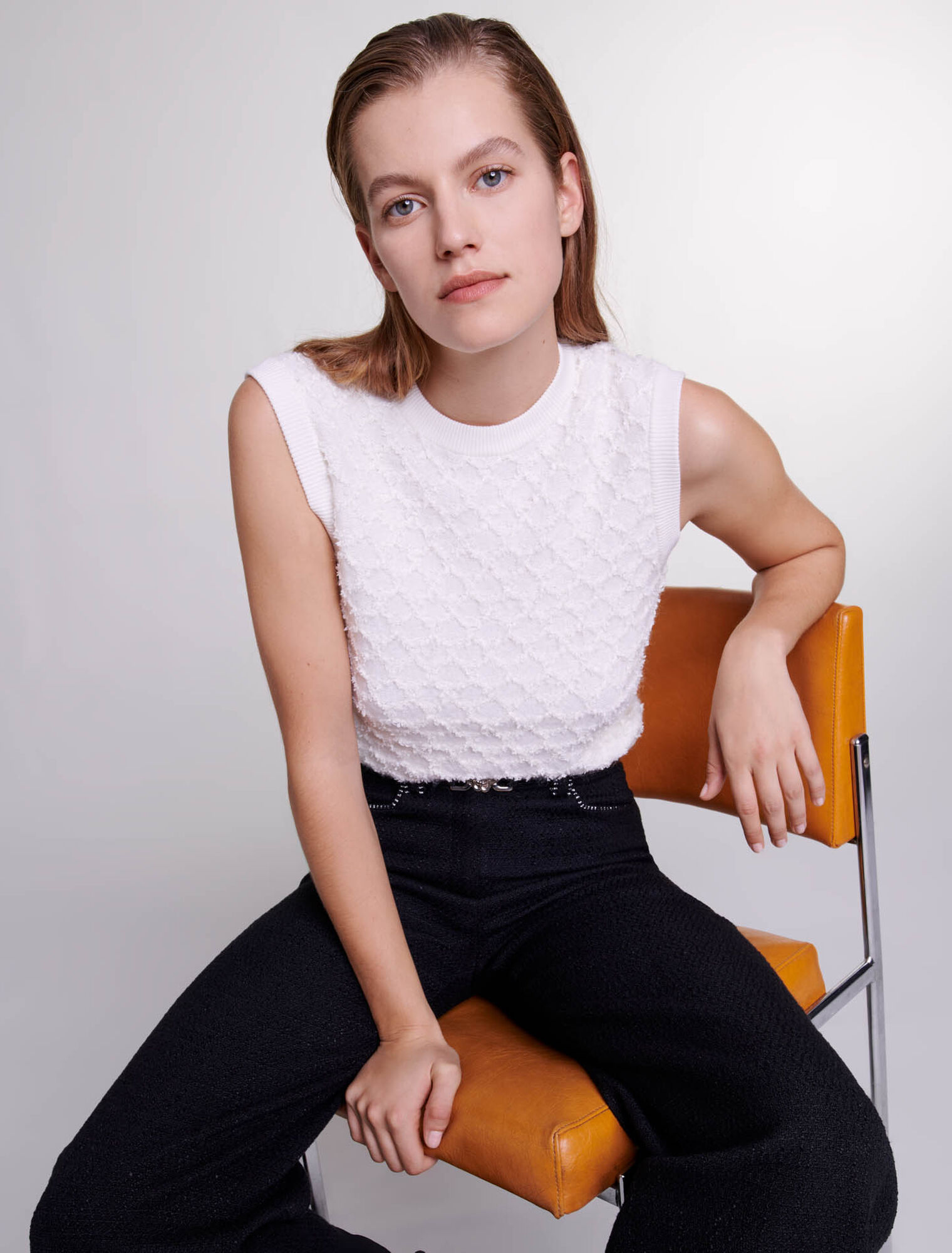 Sleeveless knit jumper