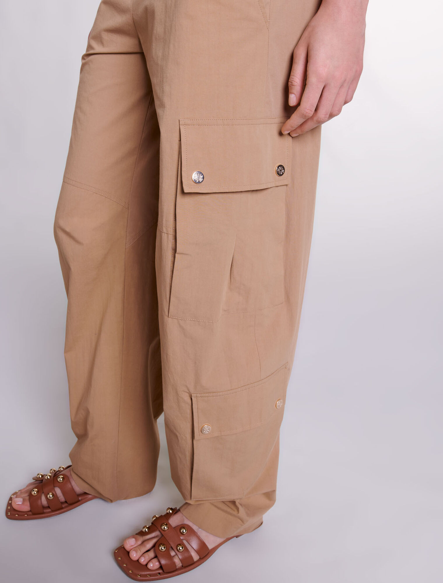 Cargo trousers with pockets