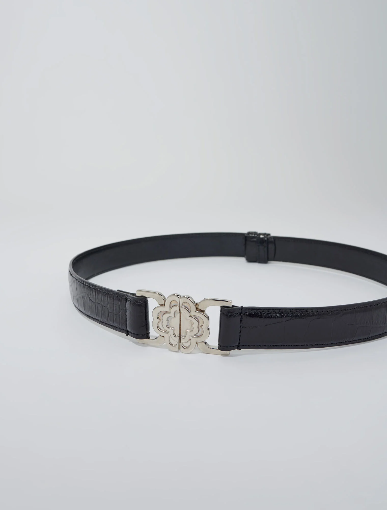 Clover buckle belt