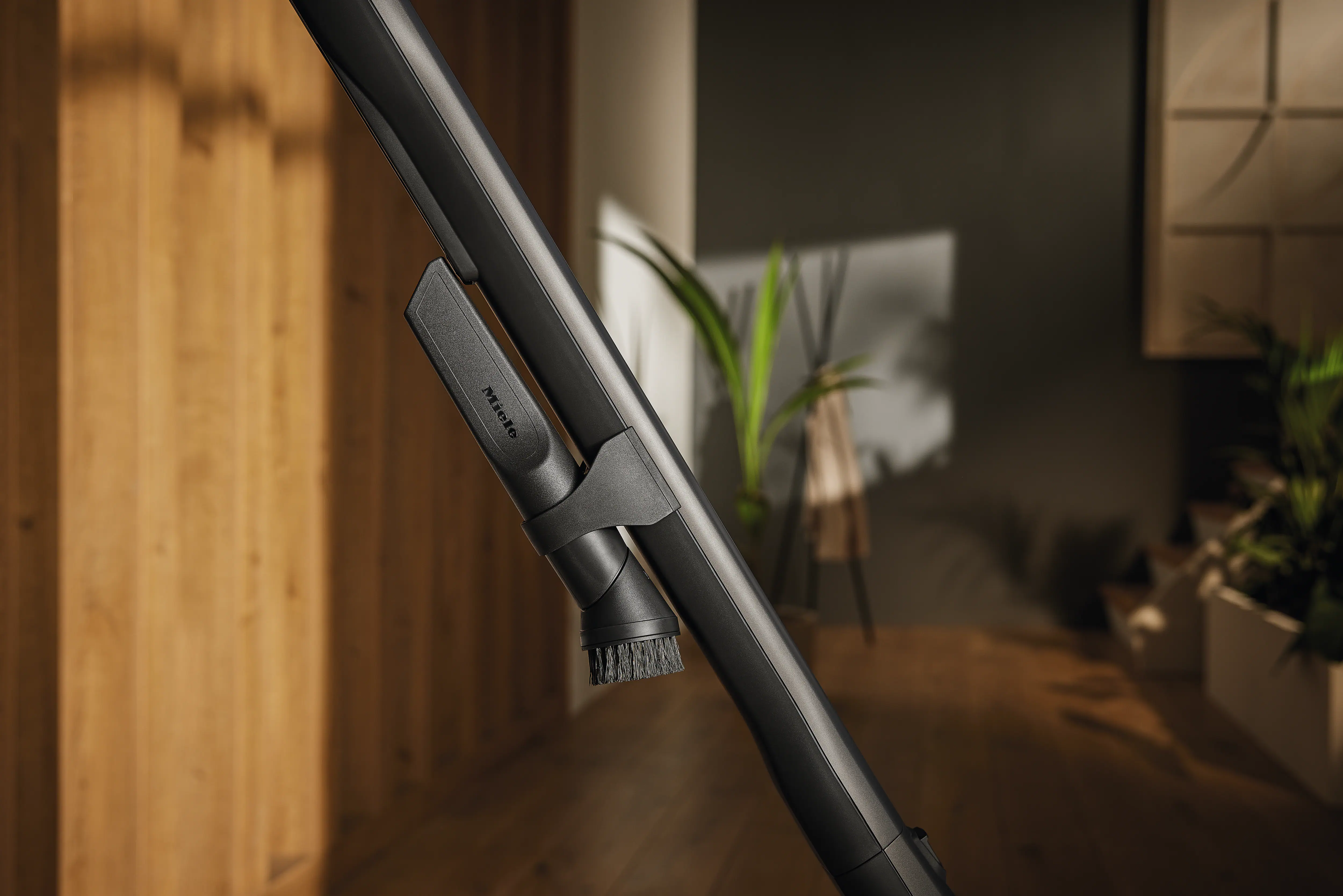 Accessories holder for the suction tube