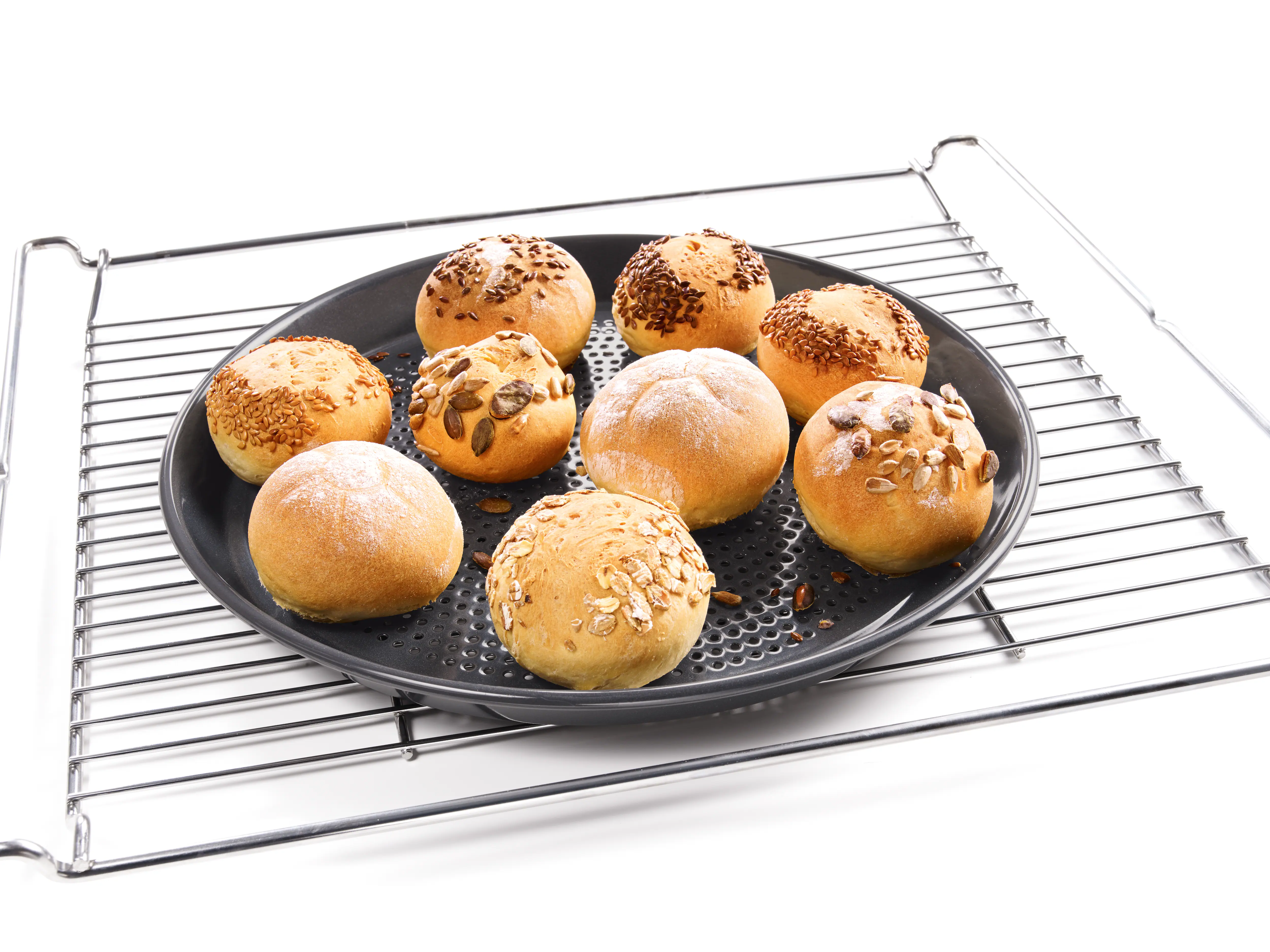 Round baking and AirFry tin, perforated