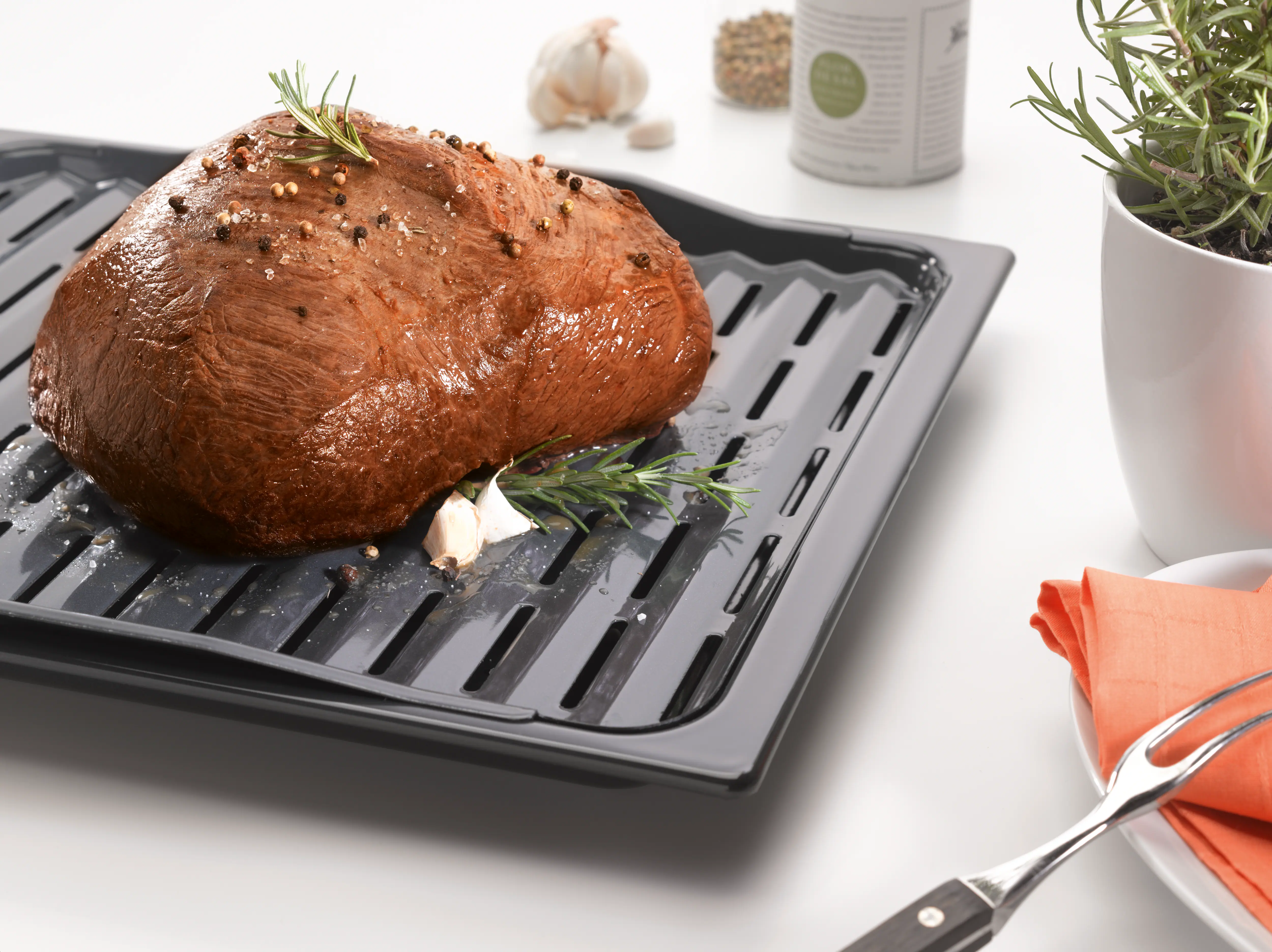 Broiling and roasting insert for HUBB