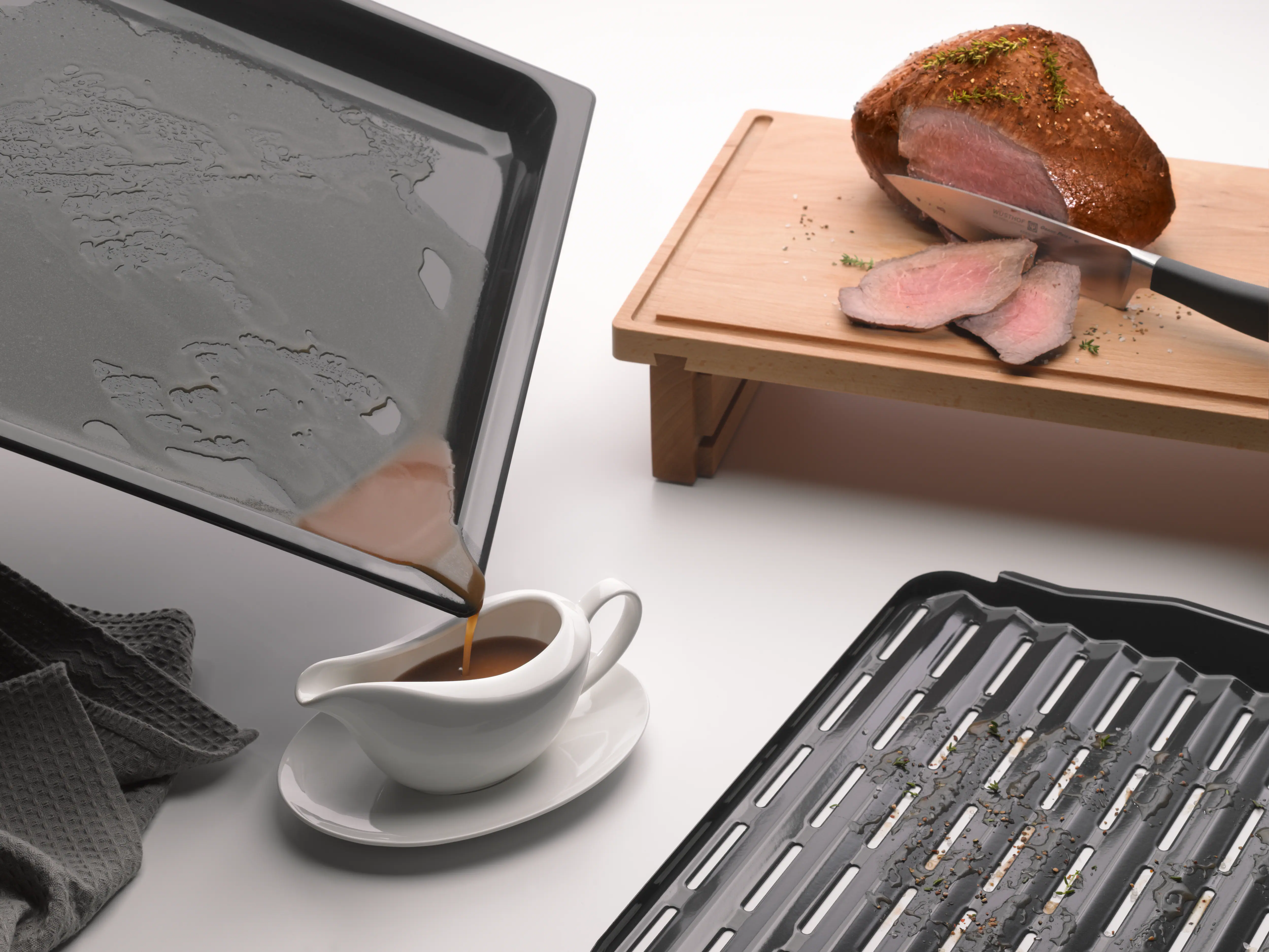 Broiling and roasting insert for HUBB