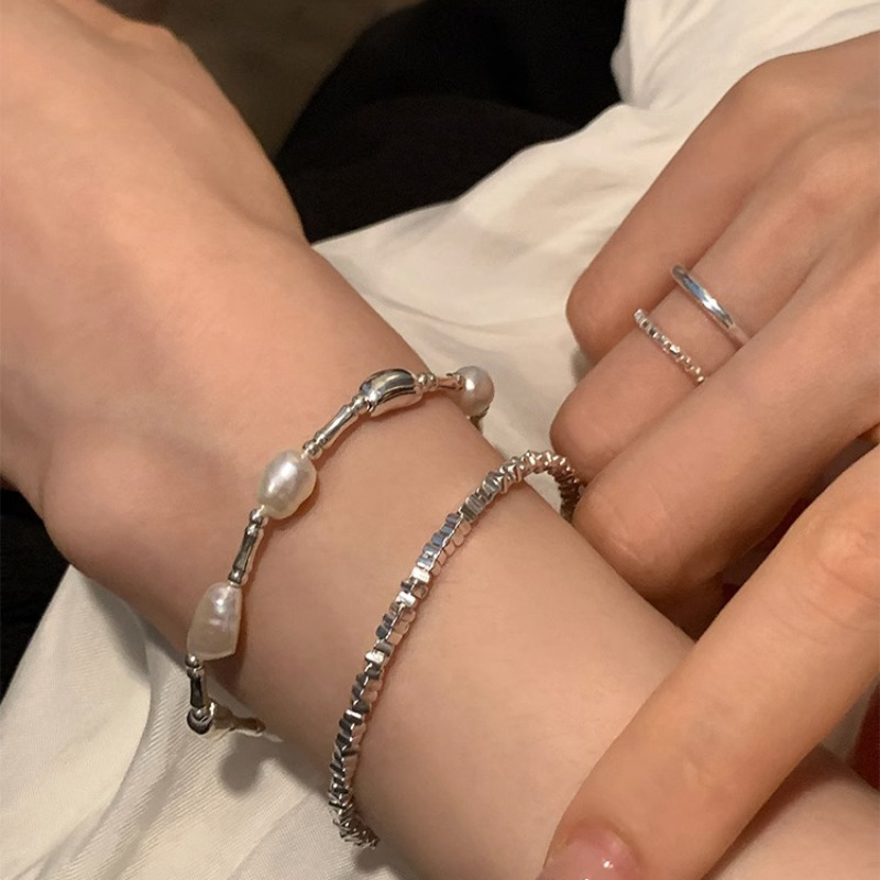 High-end bracelet, light luxury niche design, simple hand jewelry