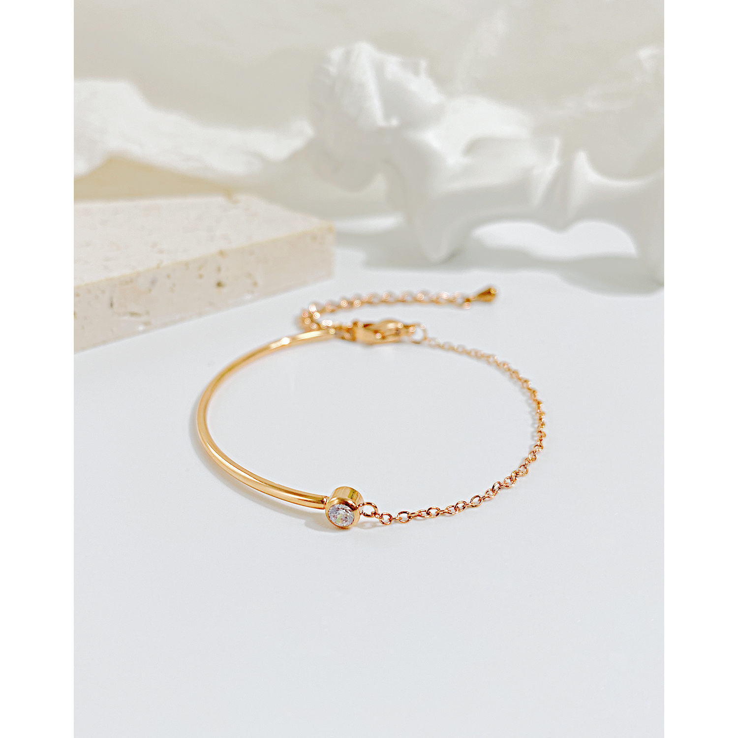 Simple niche high-end bracelet jewelry light luxury zircon titanium steel bracelet women's jewelry