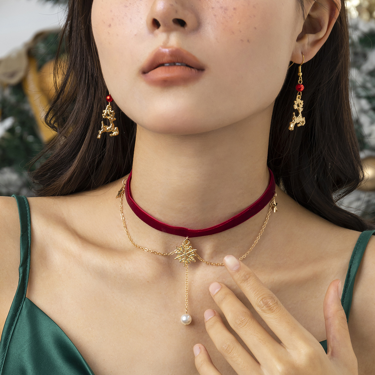 Temperament retro red velvet short clavicle chain