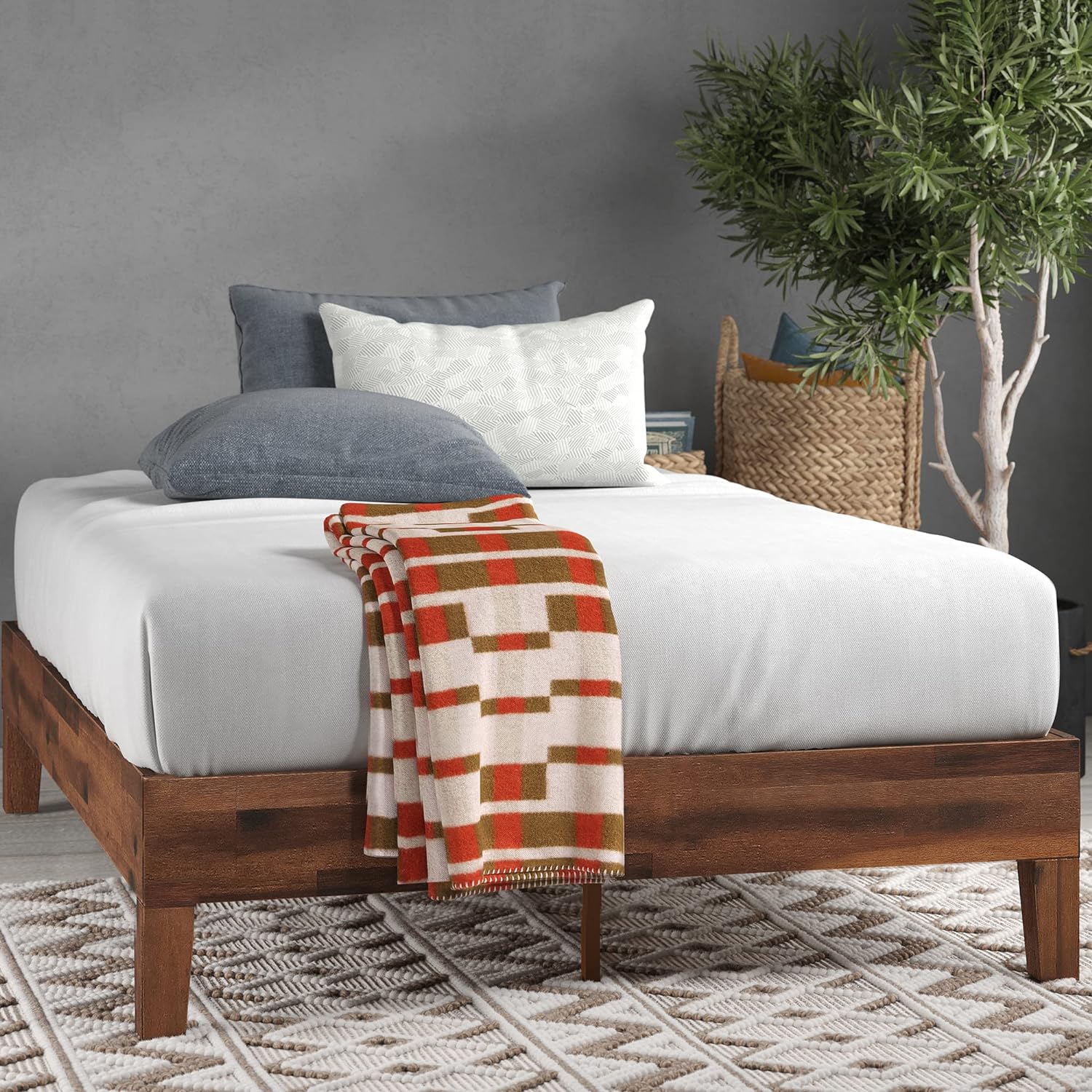 ZINUS Wen Deluxe Wood Platform Bed Frame, Solid Foundation, Wooden Slat