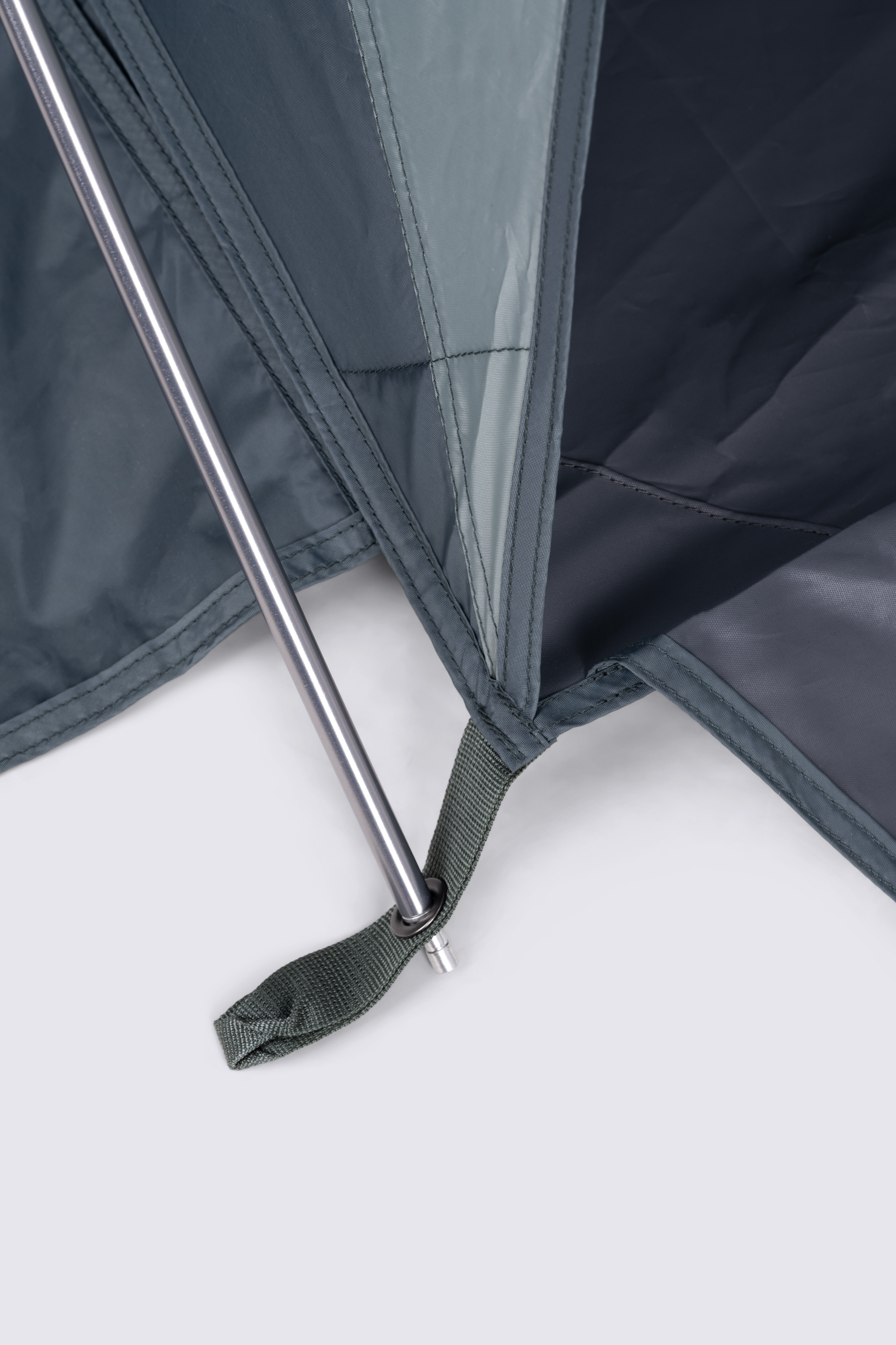 Macpac Beach Shelter