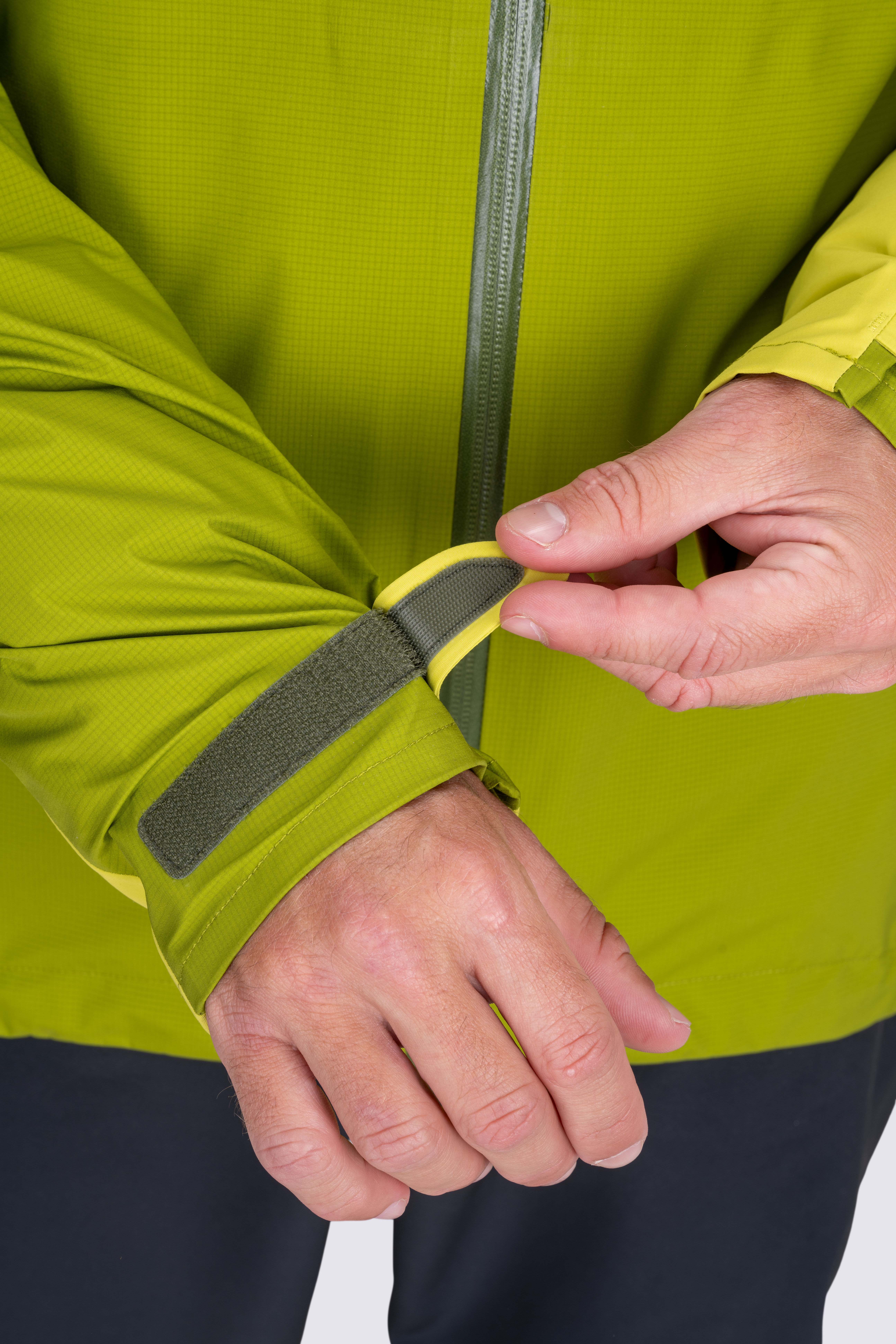 Macpac Men's Traverse Rain Jacket