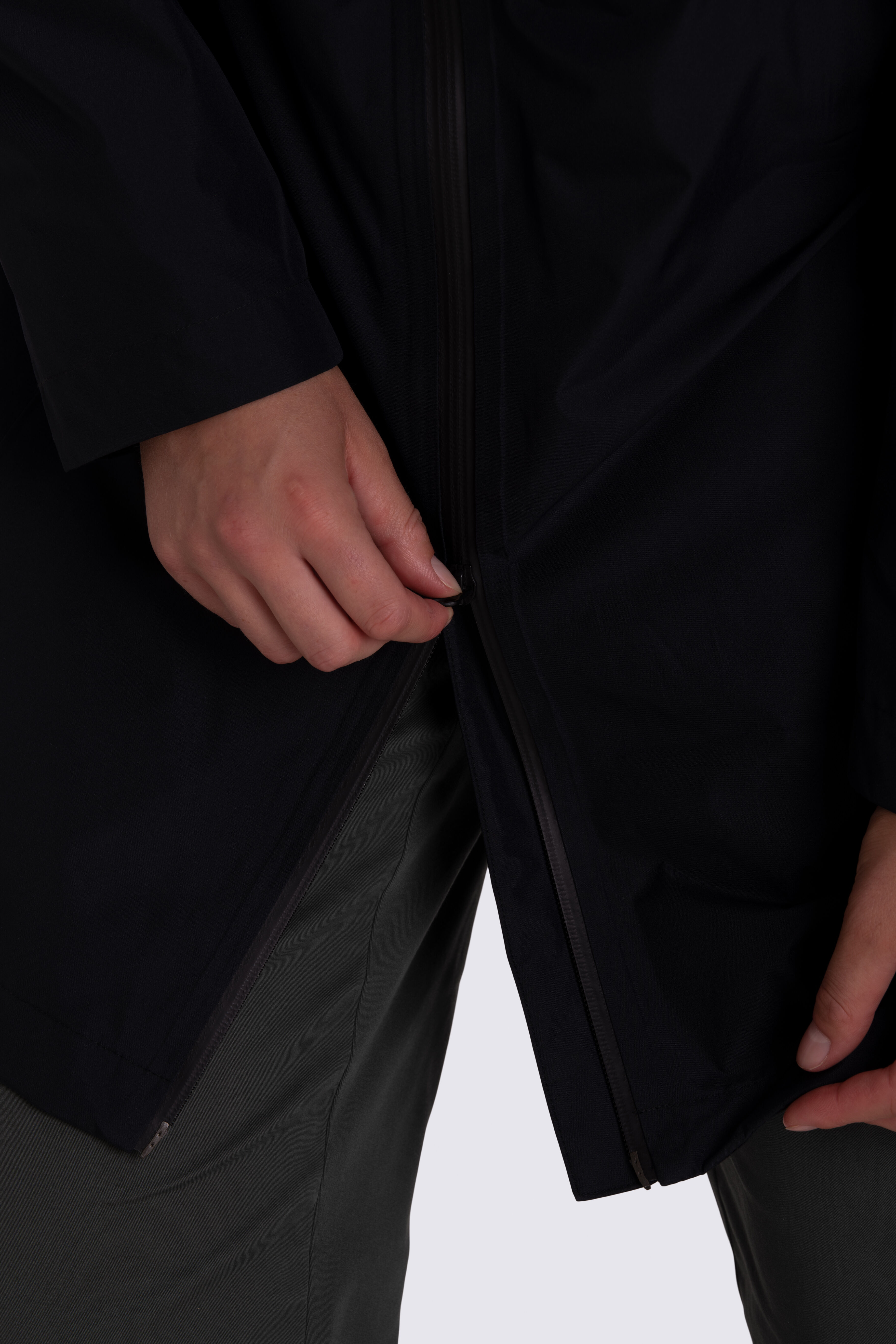 Macpac Women's Torrent Raincoat