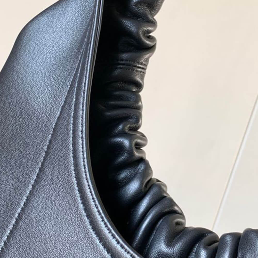 Loewe Medium Squeeze bag in nappa lambskin - Soul Replicas