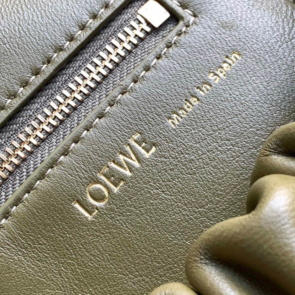 Loewe Medium Squeeze bag in nappa lambskin - Soul Replicas