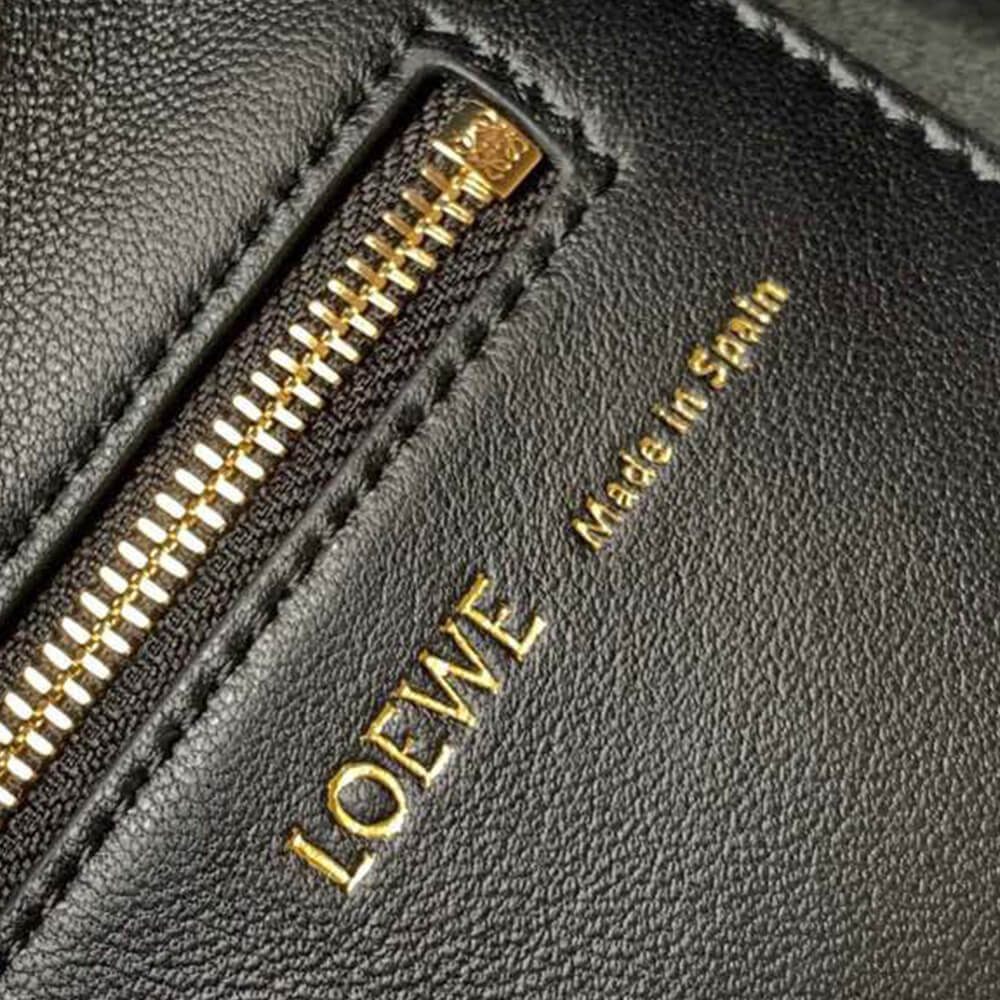 Loewe Medium Squeeze bag in nappa lambskin - Soul Replicas