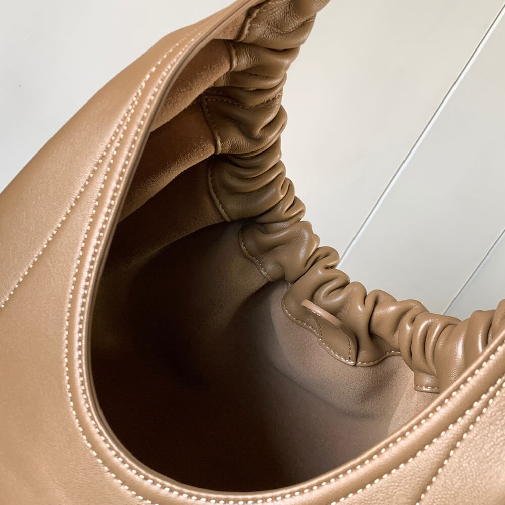 Loewe Medium Squeeze bag in nappa lambskin - Soul Replicas