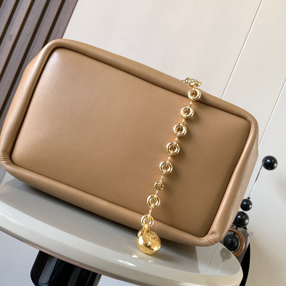 Loewe Medium Squeeze bag in nappa lambskin - Soul Replicas