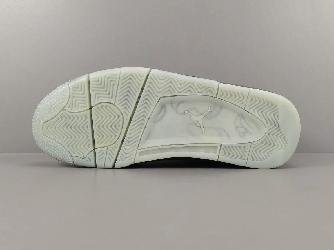 JORDAN 4 x KAWS BLACK OLIVE - Soul Replicas