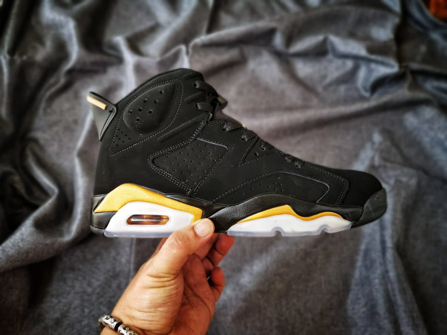 Jordan 6 Black and Gold - Soul Replicas