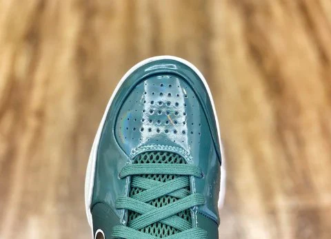 NIKE KOBE 4 x  UNDEFEATED MILWAUKEE BUCKS - Soul Replicas