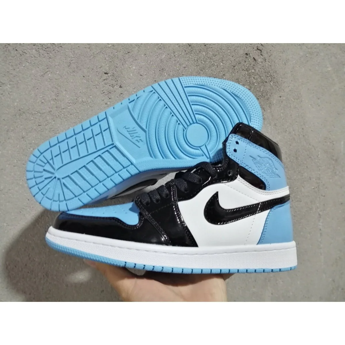 JORDAN 1 RETRO HIGH x UNC PATENT - Soul Replicas