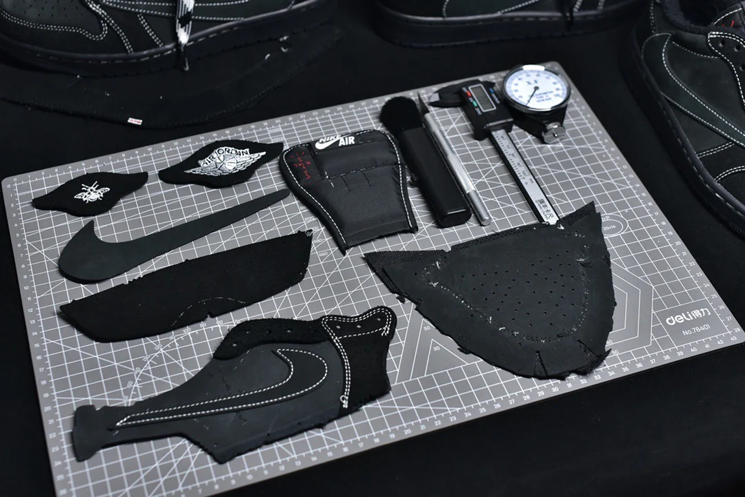 JORDAN 1 LOW x TRAVIS SCOTT PHANTOM - Soul Replicas